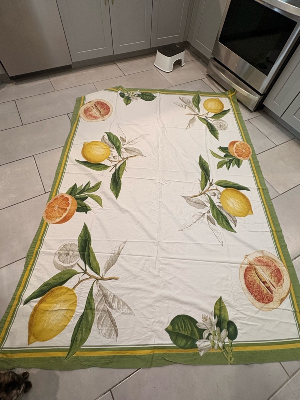 Williams-Sonoma Green and Yellow Citrus Table Linen